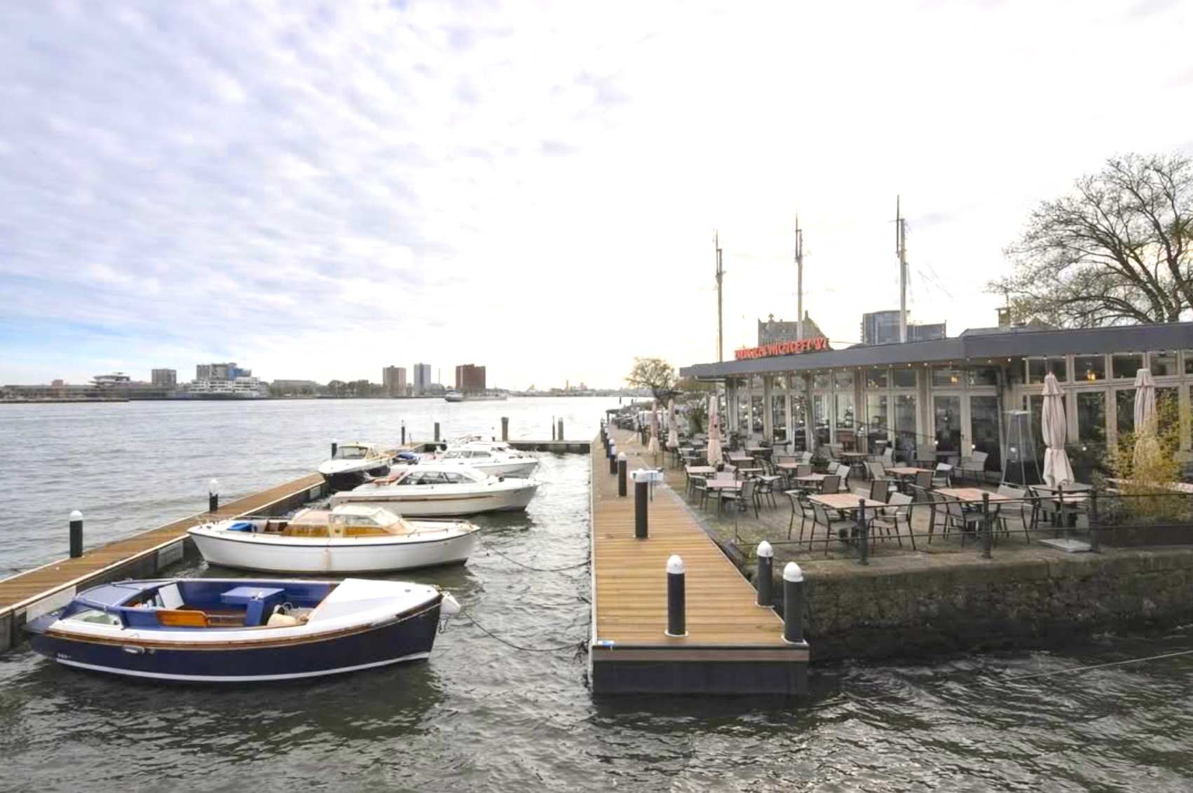 Borrel ‘Apéro des refusés’ Twenty7 aan de Maas